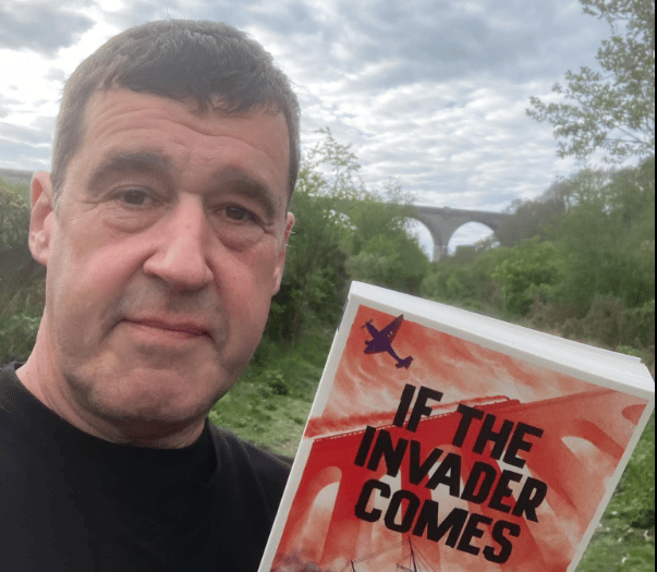 Children's author to stage library invasion 