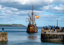 Sailing ship makes impressive entry at heritage harbour