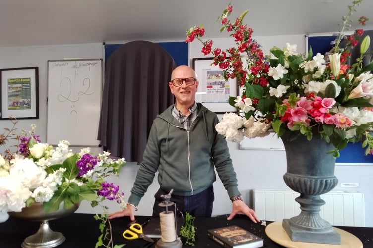 A demonstration by Simon Nickell from Altarnun entitled "The Language of Flowers", was given at the recent meeting of the Liskeard Flower Club
