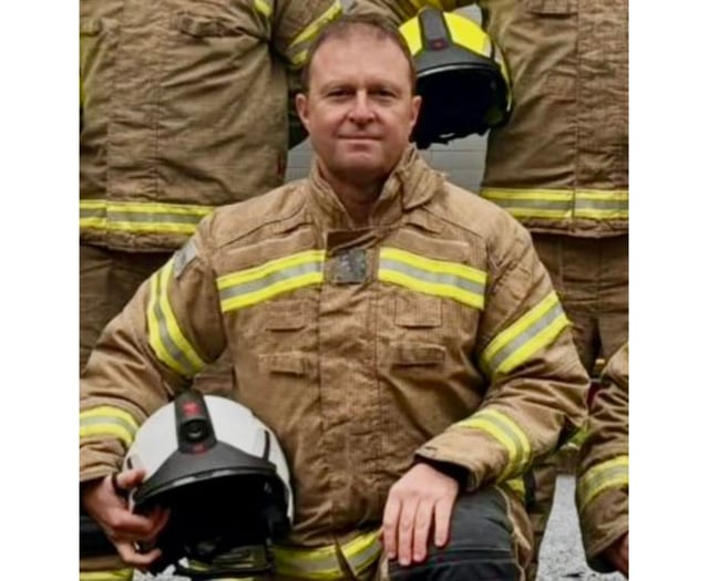 Fire service pay tribute to retiring watch manager