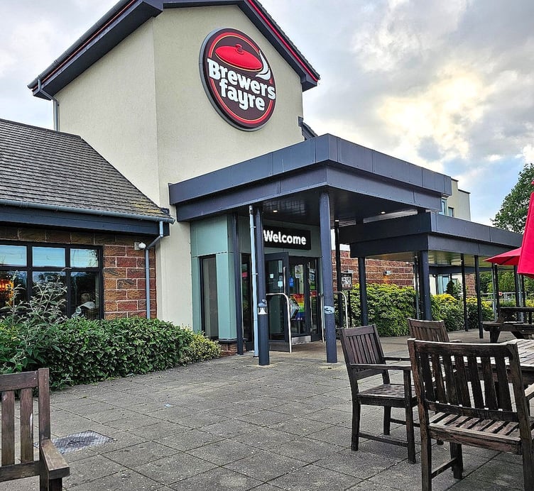 Minehead's Brewers Fayre pub and restaurant is to close in the autumn.