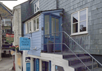 Pasties from Looe go down a treat with comedic duo on podcast