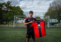Midfielder Dean rejoins Truro on loan from Exeter