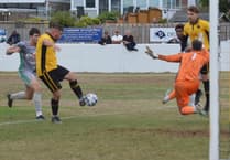 O'Brien and Rowe give Torpoint crucial home victory over Bovey Tracey