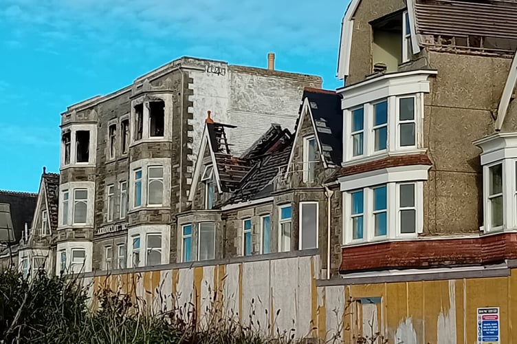 The campaign was started following concerns the derelict row of properties along the Narrowcliff are dangerous