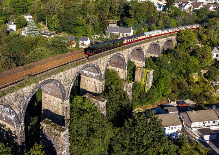 The Duke of Gloucester crosses Gover viaduct en route to Penzance (Picture: Paul Williams)