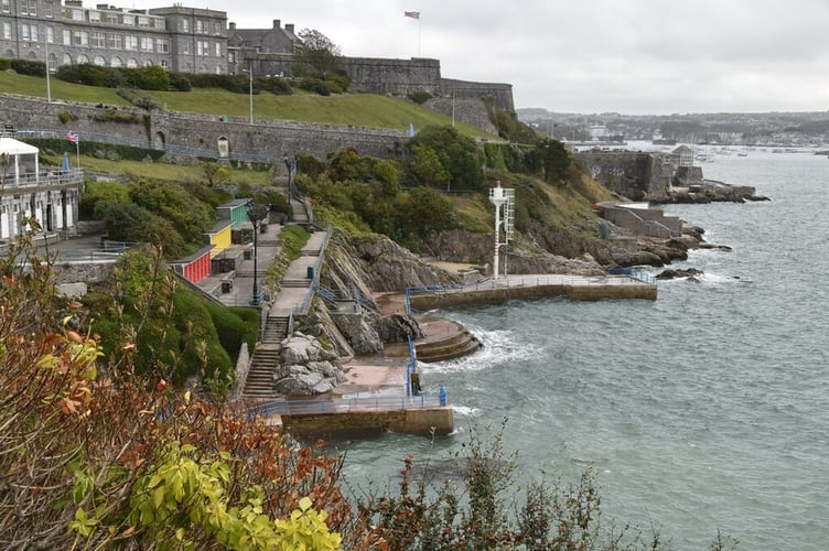 The Environment Agency has issued advice against swimming at Plymouth Hoe East and West following the discovery
