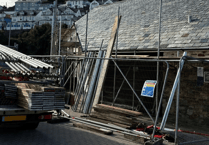 Safety warning issued as scaffolding goes up at Looe seafront building