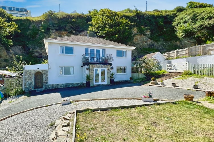 This stunning five-bedroom detached home in Redruth offers stunning coastal views and is on the market with Purplebricks for £945,000.